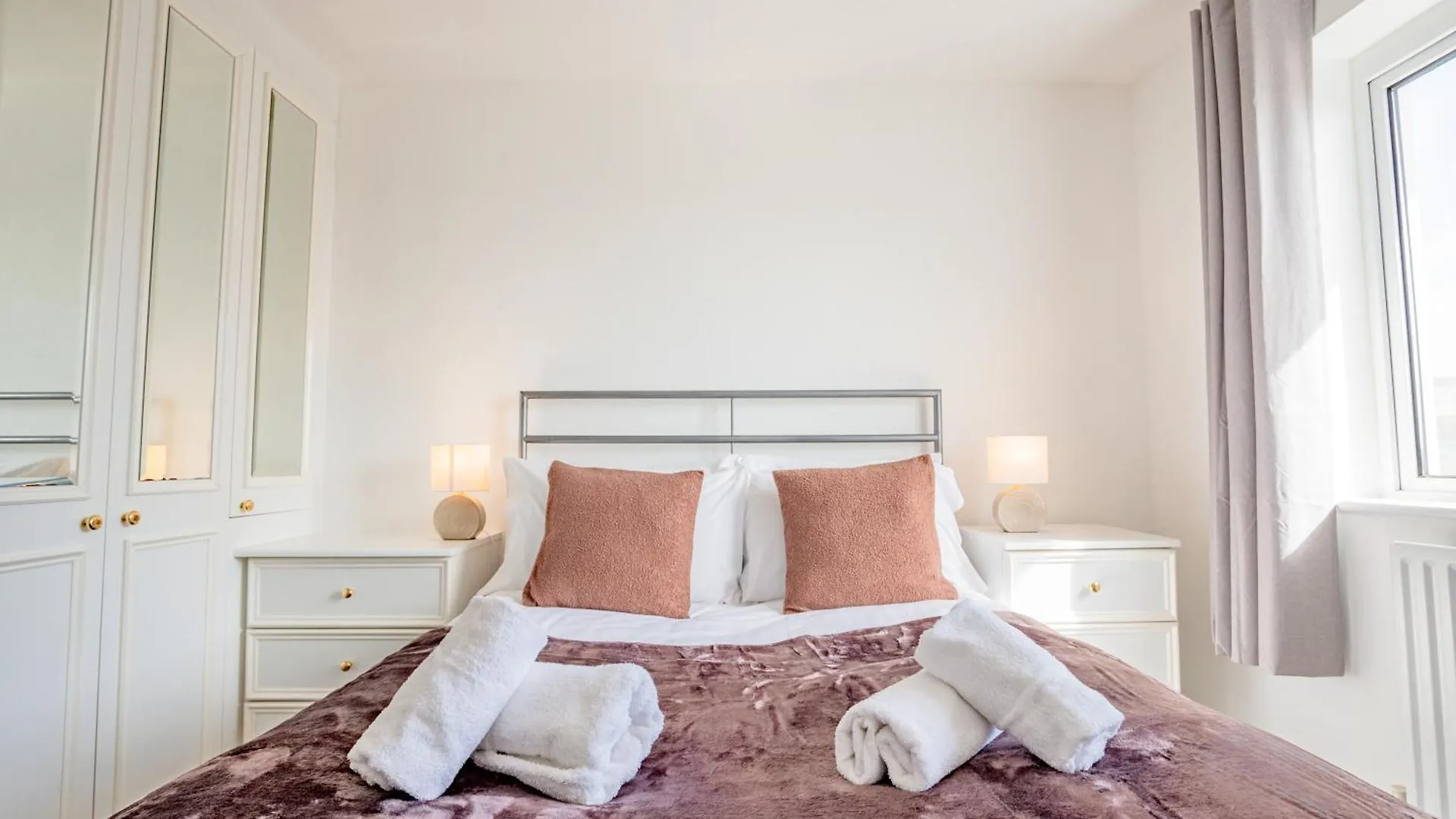 Guest Homes - Araminta Apartment Brighton