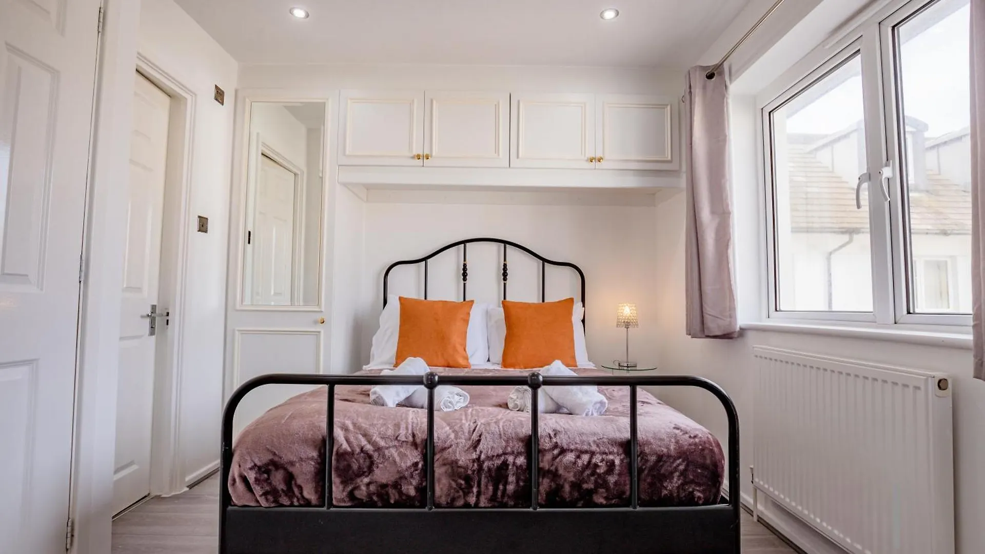 Guest Homes - Araminta Apartment Brighton